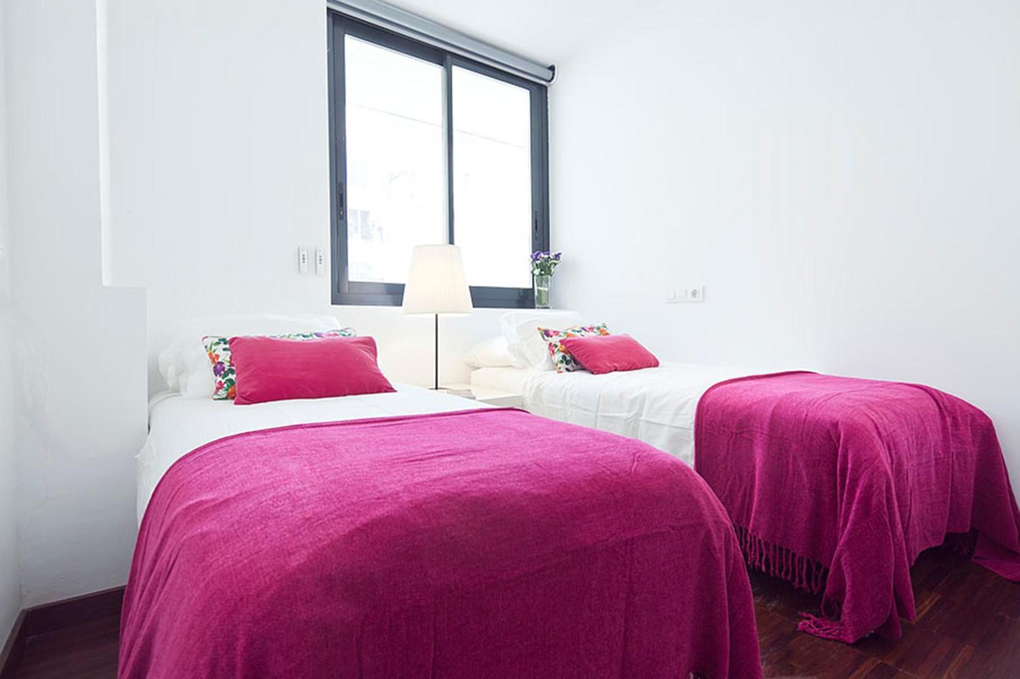 Apartment Barcelona Rentals - Private Pool And Garden Center Room photo