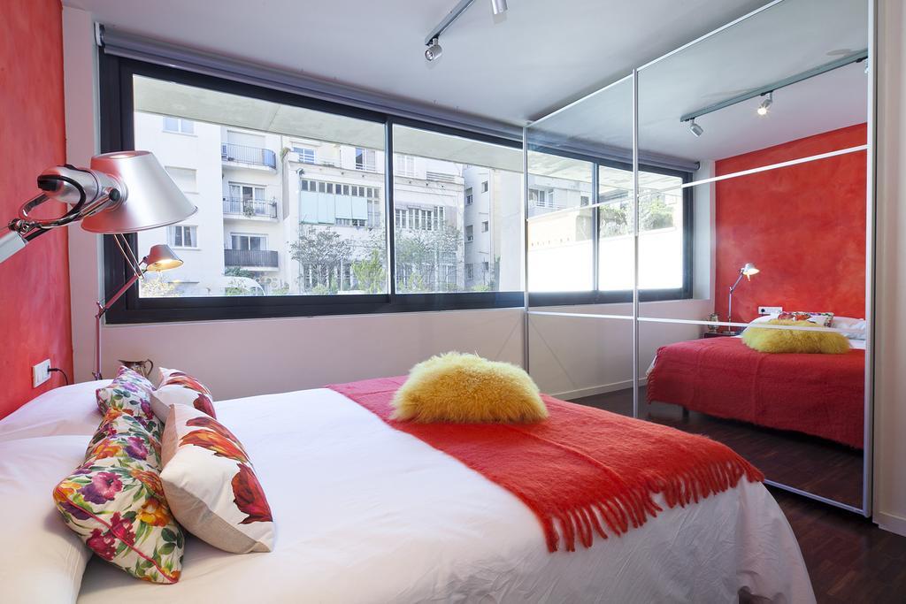 Apartment Barcelona Rentals - Private Pool And Garden Center Exterior photo
