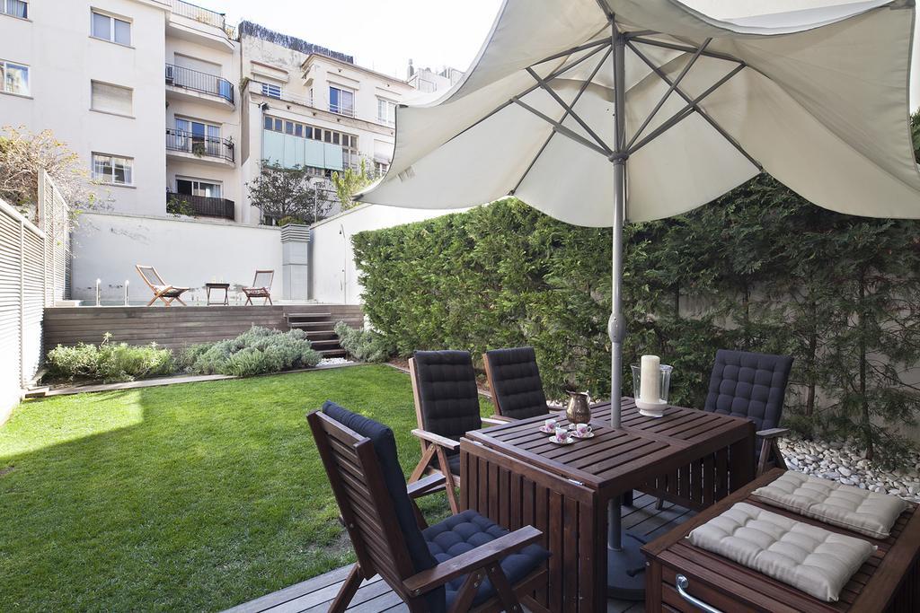 Apartment Barcelona Rentals - Private Pool And Garden Center Exterior photo