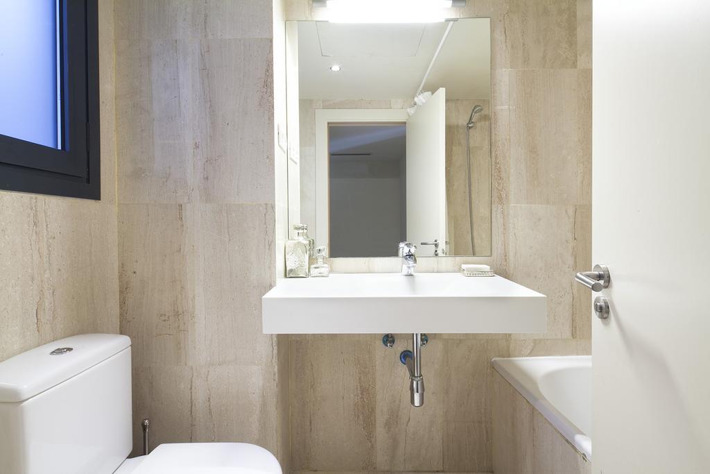 Apartment Barcelona Rentals - Private Pool And Garden Center Room photo